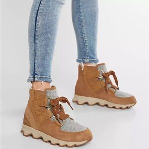 Sorel Kinetic Boot Size 6